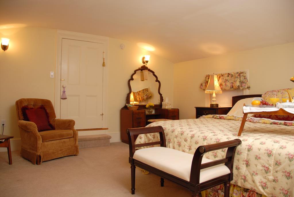 Arbor View House Bed And Breakfast East Marion Экстерьер фото