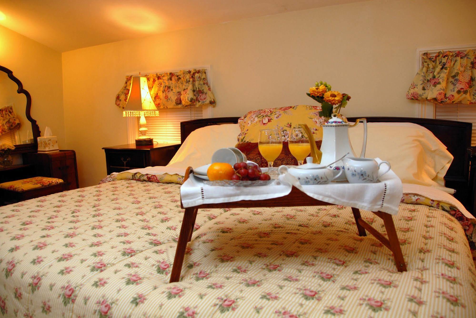 Arbor View House Bed And Breakfast East Marion Экстерьер фото
